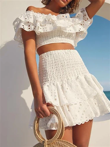 ชุดสองชิ้นสีเหลืองน่าระทึกใจ